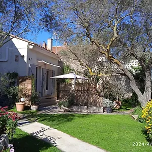  Chalet Les Oliviers De Camargue Francia